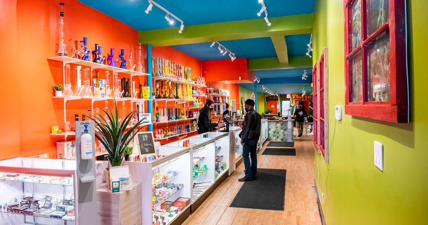  Toronto’s iconic weed supply shop and lounge to close forever after decades