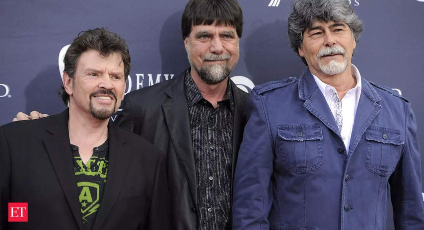  Country music band Alabama’s bassist arrested for possessing marijuana