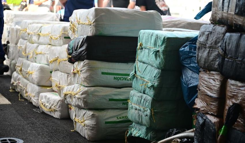  Coast Guard offloads nearly half a billion dollars worth of seized narcotics in Miami