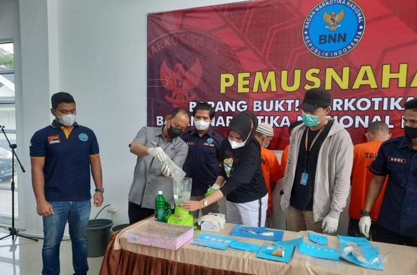  BNN officers in Jambi destroy 1,001 ecstasy pills