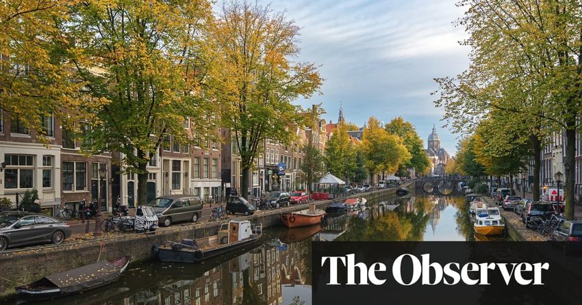  Amsterdam considers banning ‘cannabis tourists’ from its coffee shops