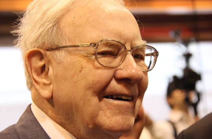  Would Warren Buffett Buy Tilray Brands Stock?