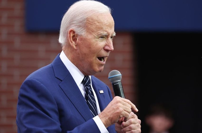  Good Morning, News: Biden Visits Portland (and Eats the Wrong Ice Cream), Mayor Wheeler Doesn’t Know Who to Support for Gov, and Clark County Fire Grows