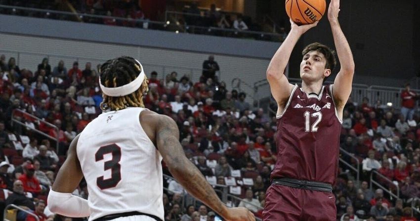 Bellarmine holds on for upset win over Louisville