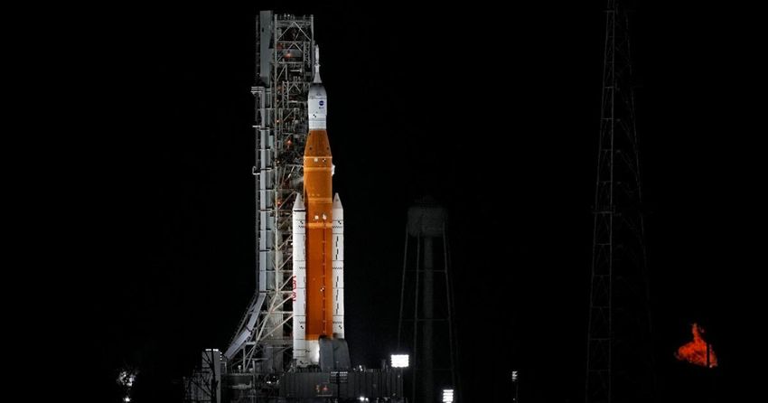  NASA’s mightiest rocket lifts off 50 years after Apollo