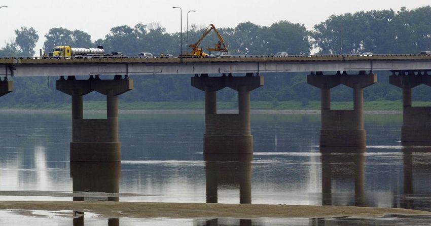  Vehicles drive onto wet concrete on I-270 bridge, spurring patching do-over