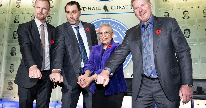  Sedin twins, Luongo and Alfredsson inducted to Hall of Fame