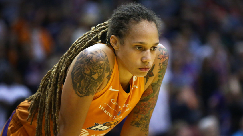 Brittney Griner is coming home, plus the Padres finally land a top free agent