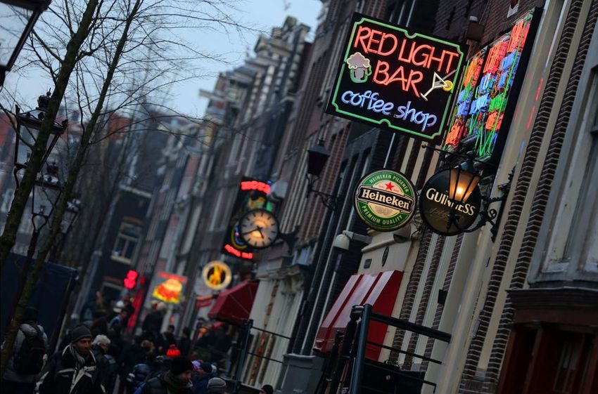  Amsterdam, seeking to curb overtourism, bans joints in public