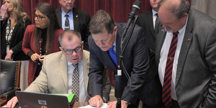 Missouri GOP resorts to gratuitous ‘ballot candy’