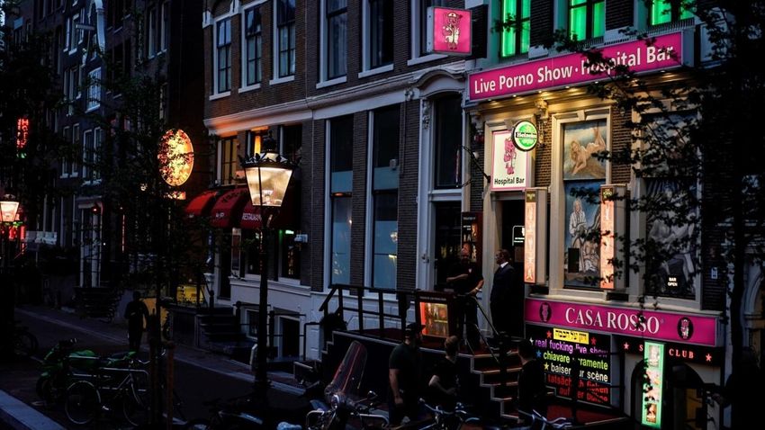 Amsterdam bans cannabis on red light district streets