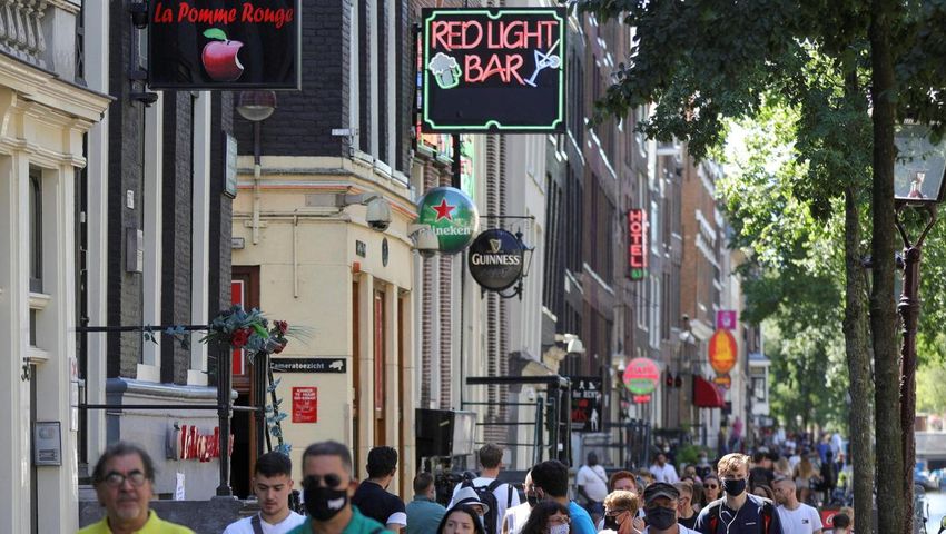  Amsterdam to ban smoking cannabis on streets of red-light district