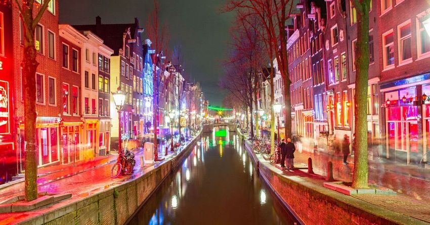  Once cool Amsterdam now banning cannabis in Red Light District, tightening more brothel rules like limiting access to alcohol and closing sex work venues early. Bringing in nuns probably next (possible nsfw content on page) [Facepalm]