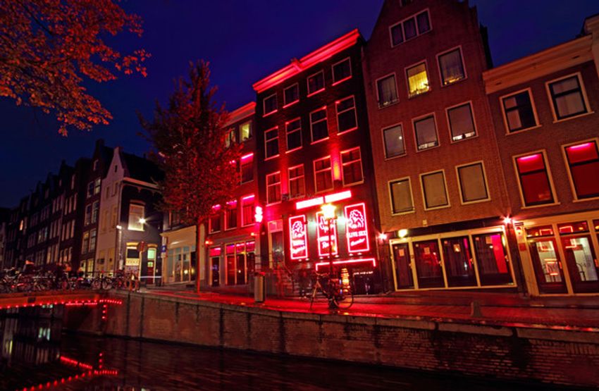  Cannabis to be banned on streets of Amsterdam’s red light district