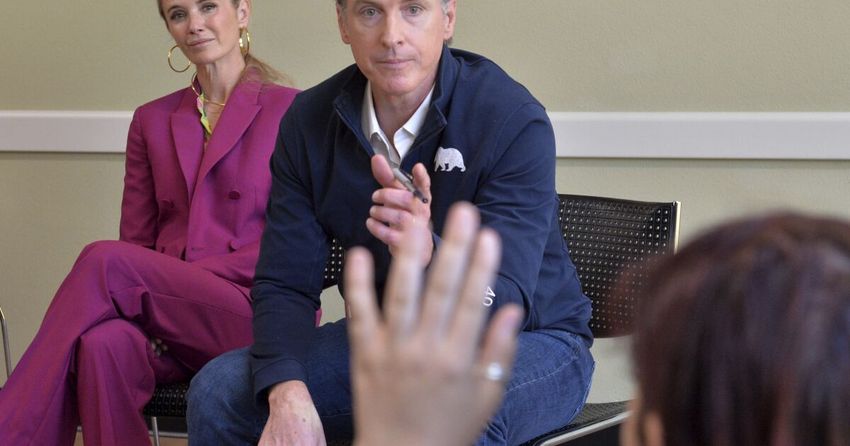 Opinion: How can Democrats win the culture wars? Look to Newsom’s red-state tour