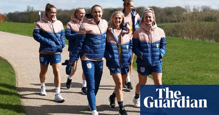  England pair Lauren Hemp and Lucy Parker praise switch to blue shorts