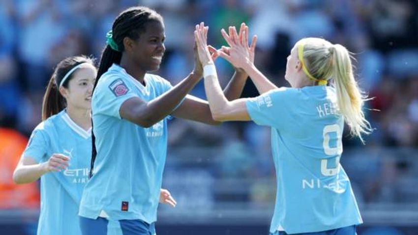  Man City 3-2 Everton: Khadija Shaw scores twice as City beat Everton