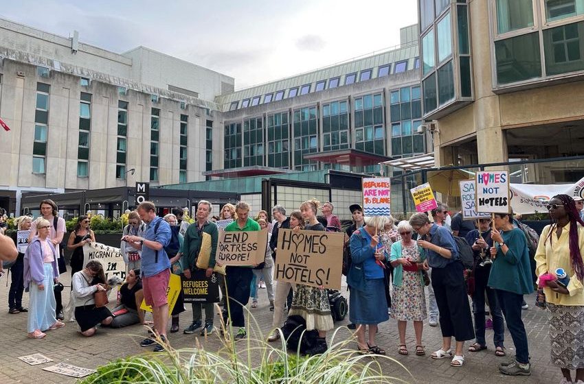  Protesters oppose reopening Home Office hotel where children went missing