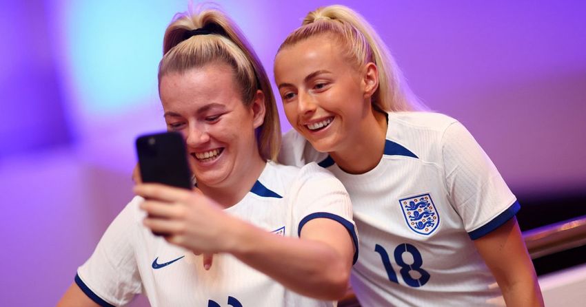  Lauren Hemp agrees with England team-mate over Women’s World Cup ‘privilege’