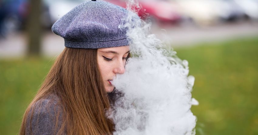  Urgent lung warning issued to anyone who vapes after worrying health link found