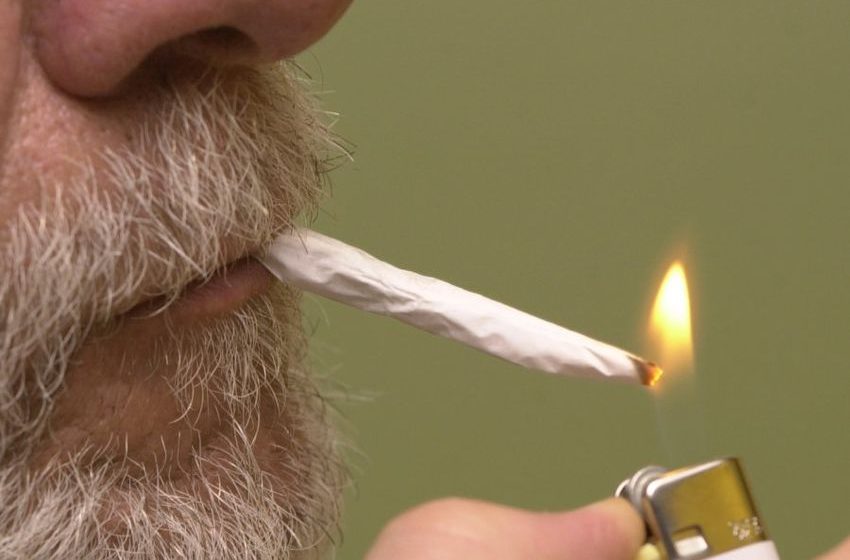 Many American wrongly believe marijuana smoke is safe than cigarette smoke