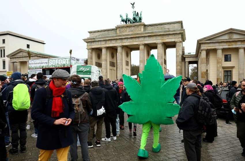  German cabinet agrees bill legalizing recreational cannabis use