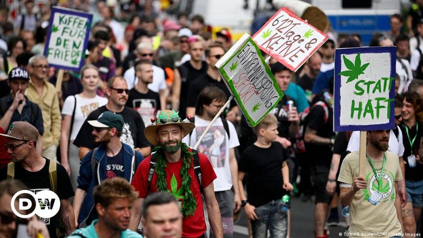  Germany unveils bill to legalize pot