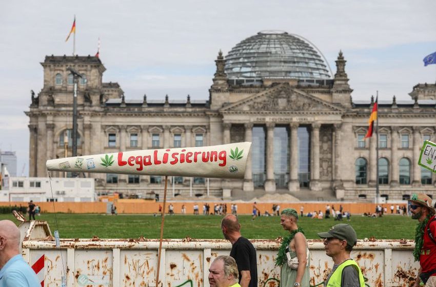  Germany’s Cabinet to Loosen Rules on Cannabis Use and Sale