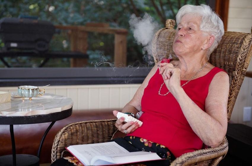  Sanjay Gupta Explores Cannabis For Seniors In CNN’s Weed 7