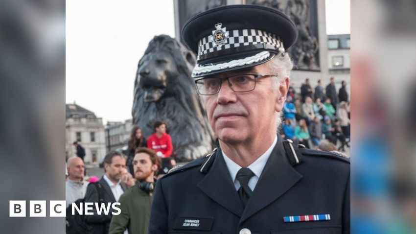  Met Police: Cdr Julian Bennett smoked cannabis before breakfast, flatmate says
