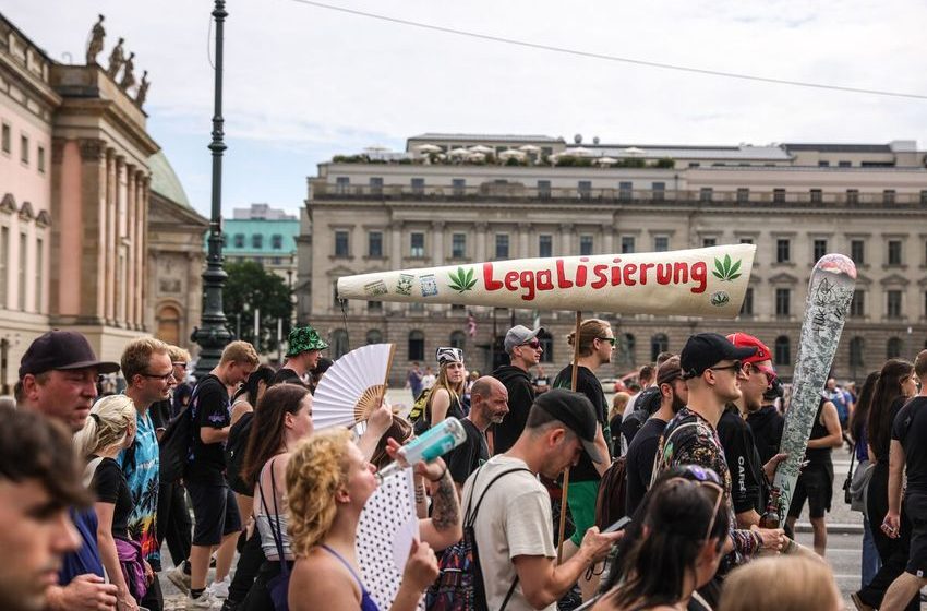 German Cannabis Bill Passes Cabinet in Legalization Push (Bloomberg)