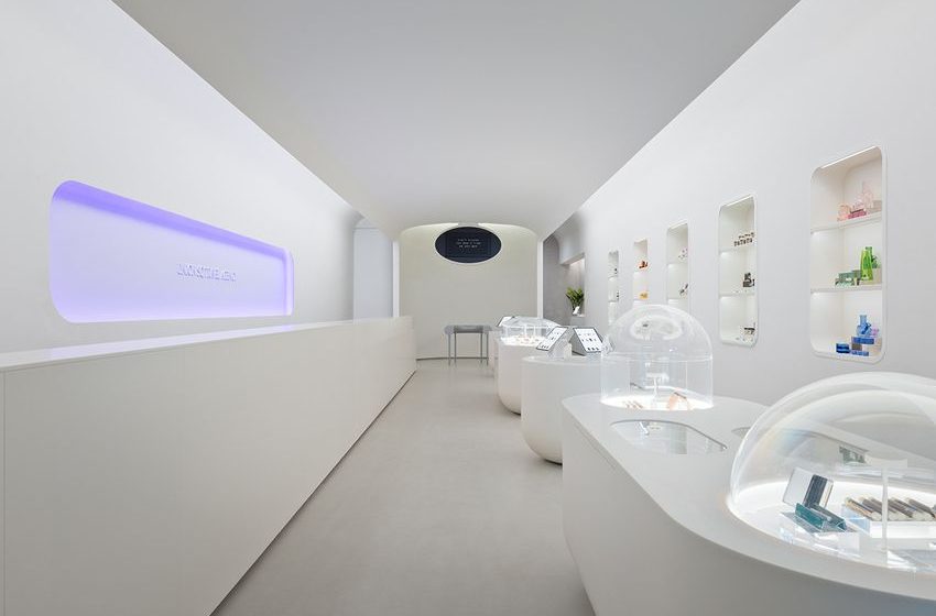  Union Square Travel Agency Flies High Evoking Eero Saarinen’s TWA Flight Center