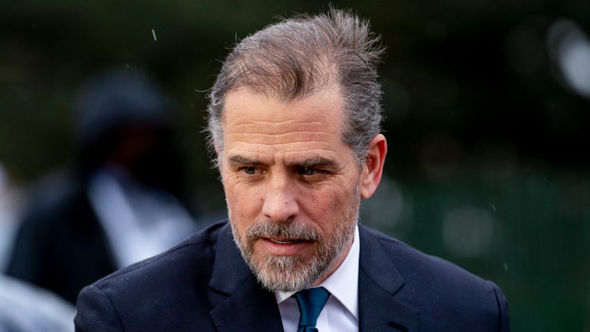  Hunter Biden indicted on federal gun charges