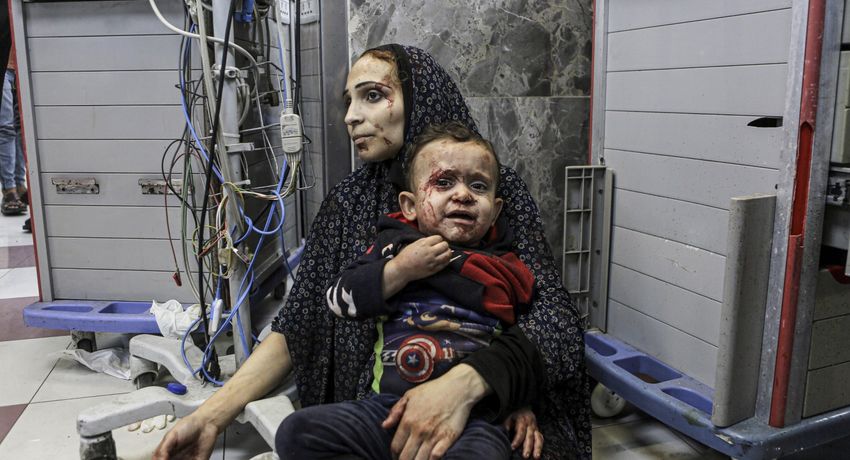  Hundreds dead in bombed Gaza hospital