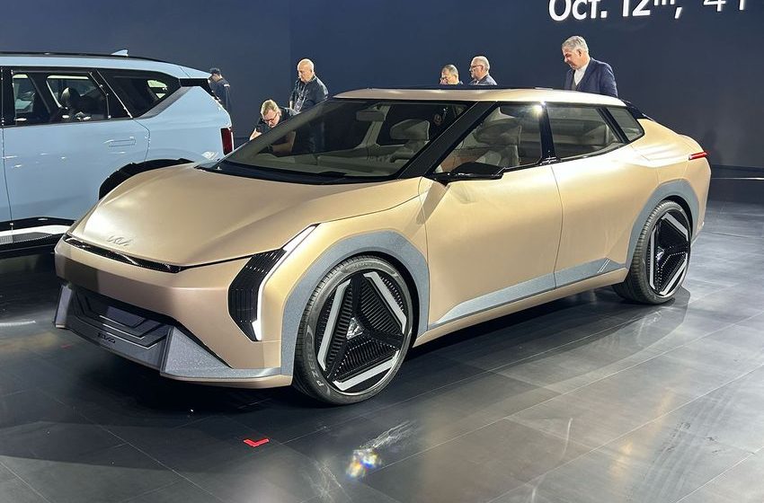  Electric Kia EV4 is striking saloon for 2026