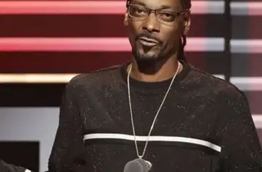  Snoop Dogg says he’s giving up ‘smoke.’ It caught some of his fans off guard