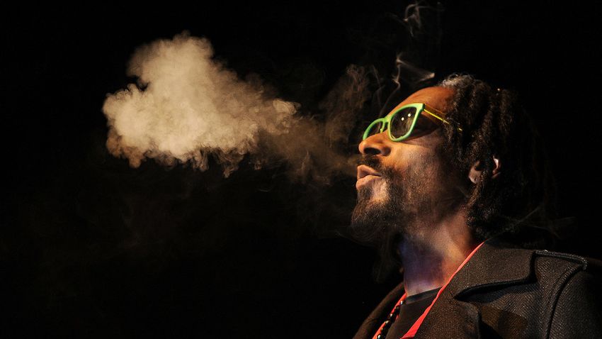  Snoop Dogg makes tough puff decision