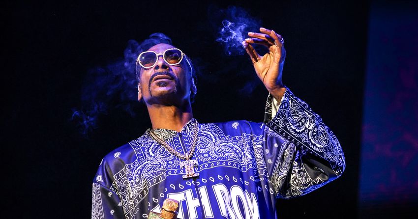  Snoop Dogg says he’s giving up smoking after years of marijuana use