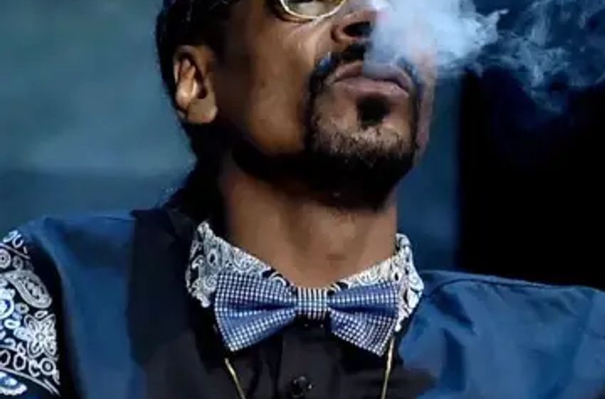  ‘Please Respect My Privacy at This Time’: Snoop Dogg Announces He’s Going to Stop Smoking