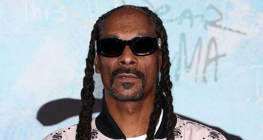  Snoop Dogg Announces He’s Giving Up Smoking