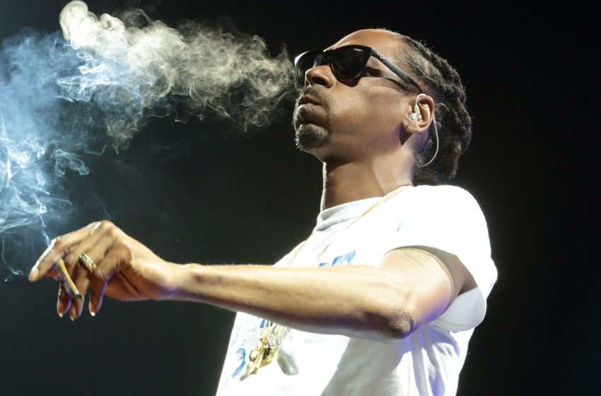  Snoop Dogg ‘Quitting’ Weed A Marketing Ploy To Sell Smokeless Fire Pit Brand