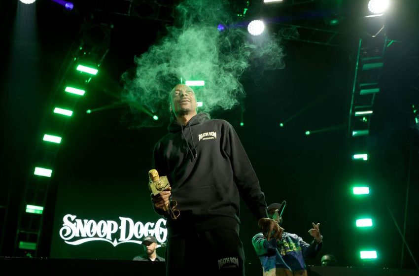 Marijuana master Snoop Dogg announces he’s giving up smoking