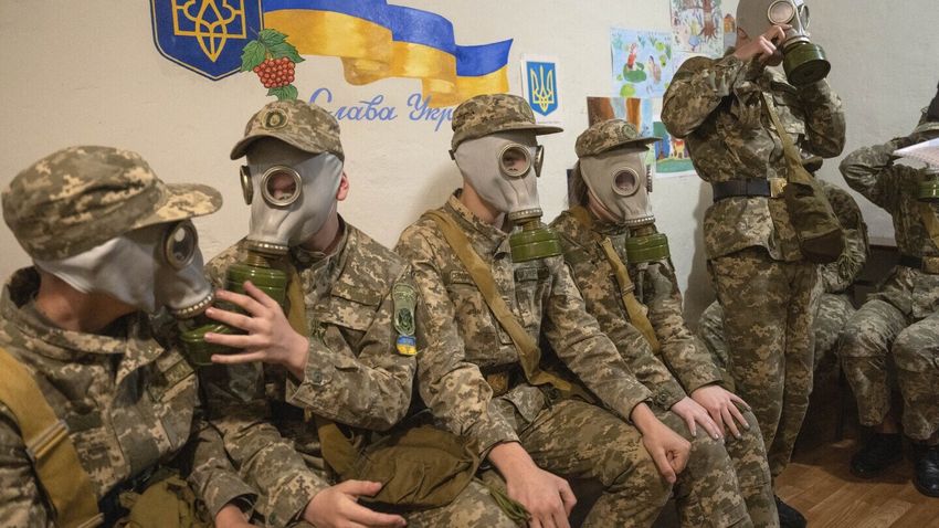  Day 669 of WW3: The war seems to be entering a winter stalemate, but there is some good news for Ukraine’s brave soldiers: cannabis has (legally) entered the chat. This is your Sunday Ukraine invasion conversation [News]