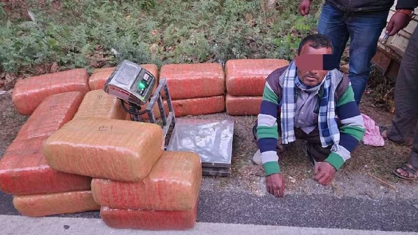  Cannabis worth Rs 15 lakh seized from pick-up van in Siliguri