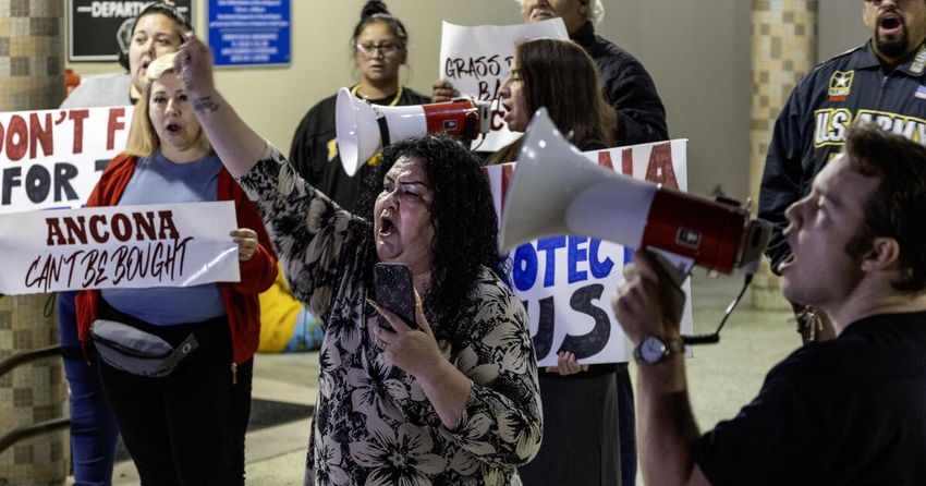  In a city full of political drama, feud between El Monte mayor and resident turns ugly