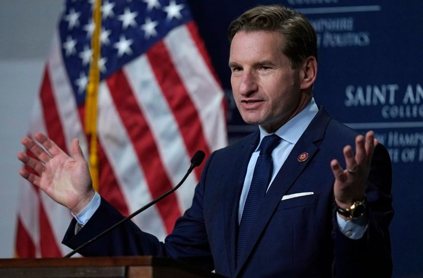  Democratic challenger Dean Phillips signs onto ‘Medicare for All’ bill