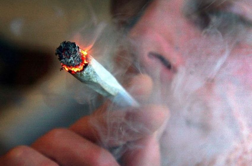  Drug cautions system ‘clearly not working’ as cannabis possession charges top 17,000