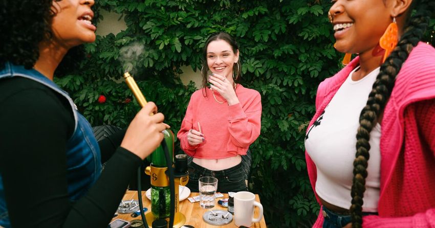  OG Cannabis Cafe, L.A.’s first pub for pot people, blazes back after a 4-year hiatus