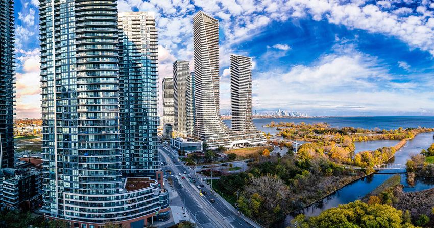  5 reasons you should buy a home in Etobicoke instead of downtown Toronto