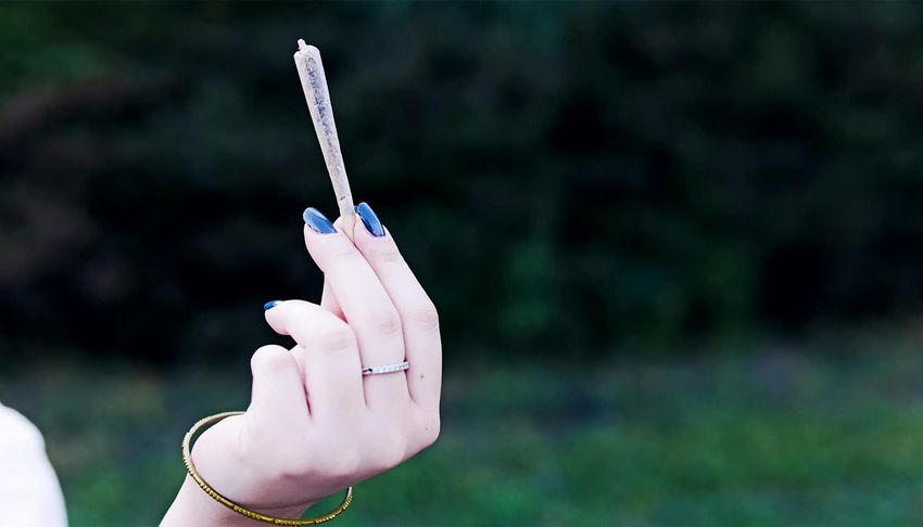  High schoolers who use cannabis & tobacco get lower grades